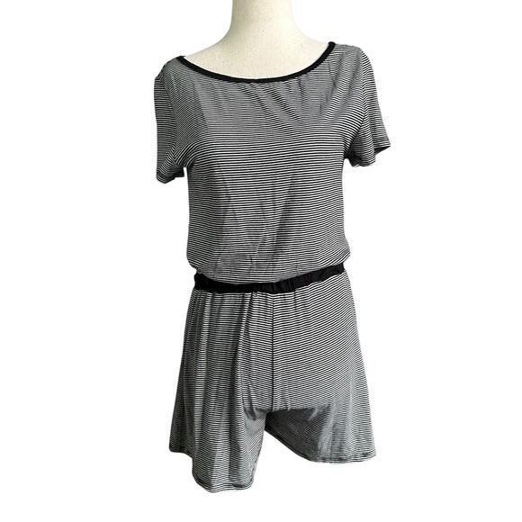 Rolla Coster Black/White Stripe Elastic Waist Romper Women's Size Medium 23-11-2 - Picture 1 of 7